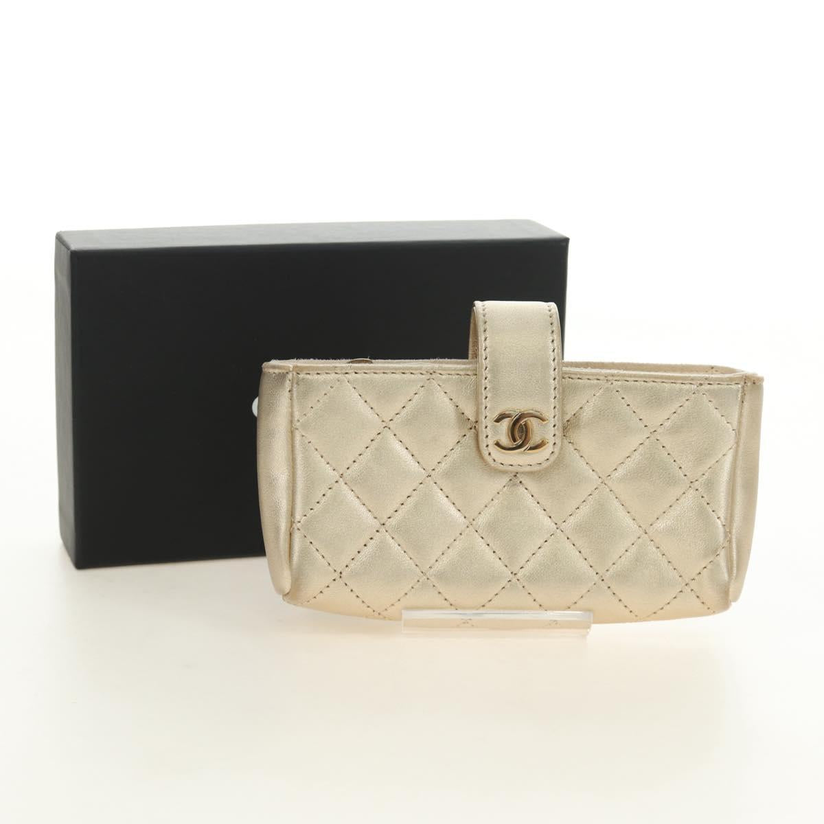 CHANEL Matelasse Pouch Lamb Skin Gold CC Auth 184257M