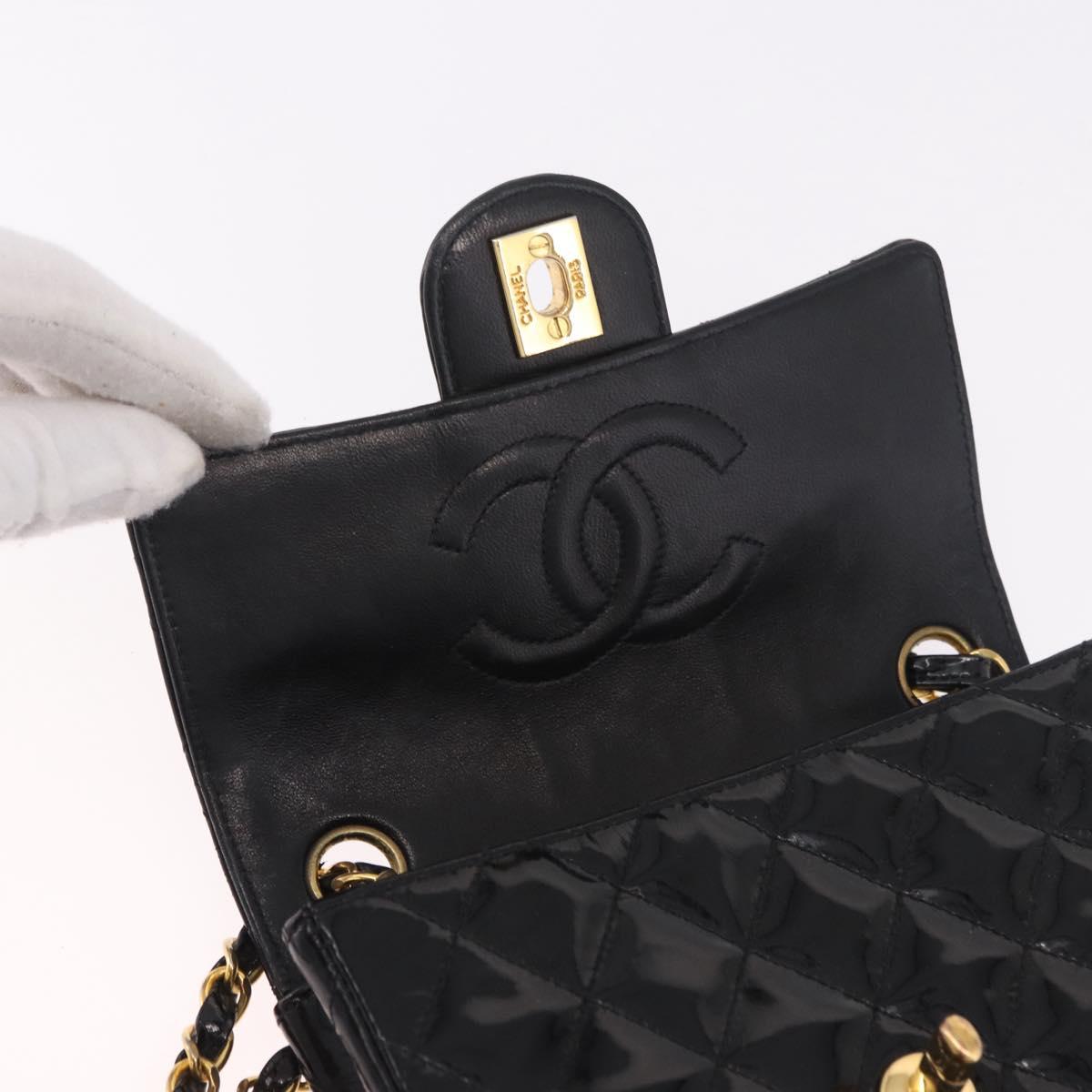 CHANEL Mini Matelasse 17 Chain Bag Patent leather Black Gold CC Auth 184825V