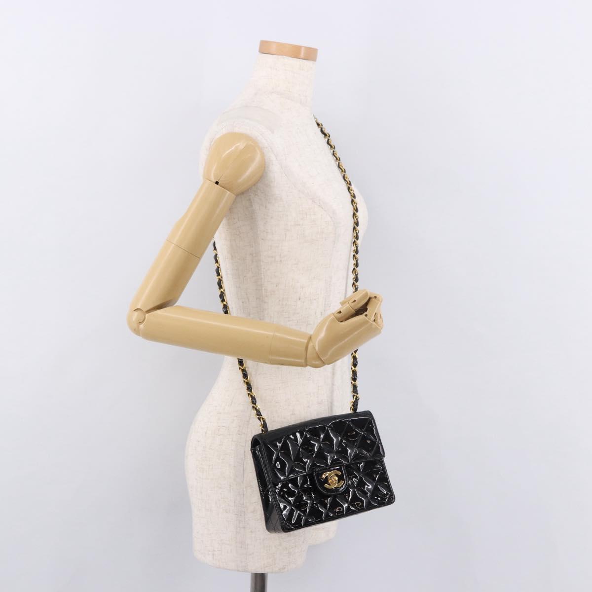 CHANEL Mini Matelasse 17 Chain Bag Patent leather Black Gold CC Auth 184825V