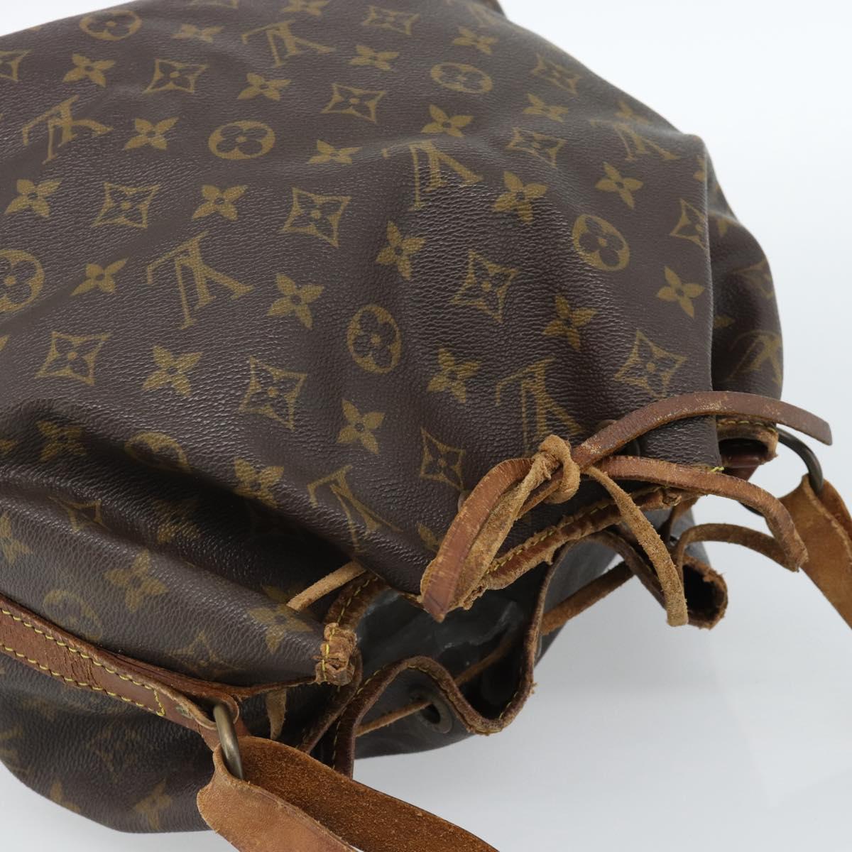 LOUIS VUITTON Monogram Petit Noe Shoulder Bag M42226 LV Auth 184951