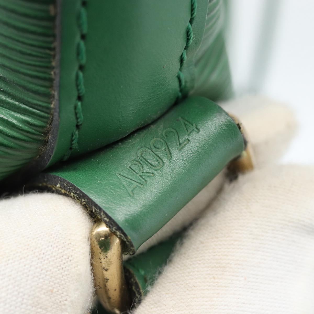 LOUIS VUITTON Epi Petit Noe Shoulder Bag Green M44104 LV Auth 184957A