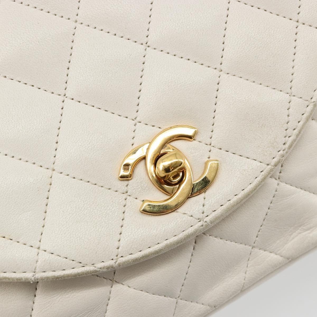 CHANEL Matelasse Chain Shoulder Bag Leather White Gold CC Auth 185193A