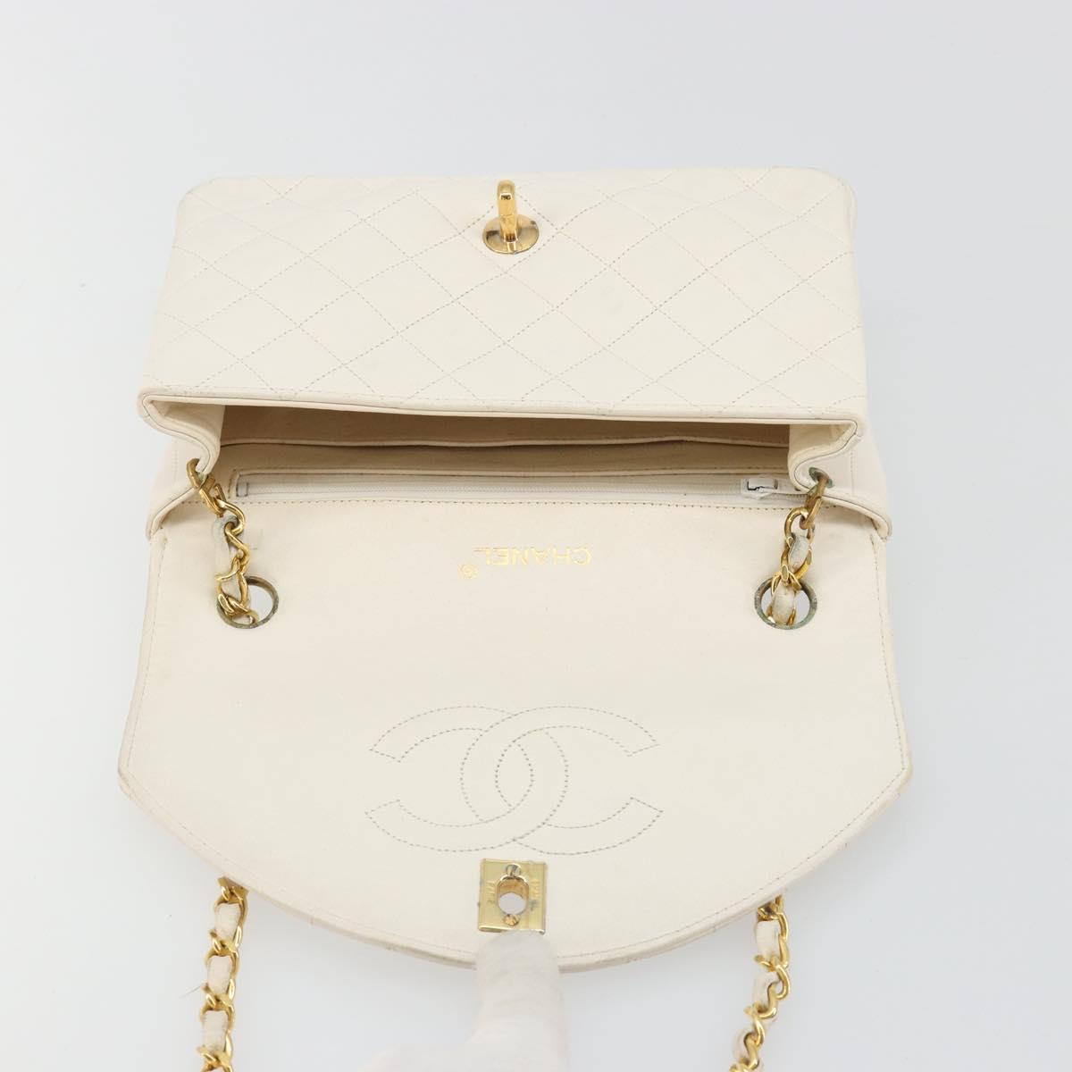 CHANEL Matelasse Chain Shoulder Bag Leather White Gold CC Auth 185193A