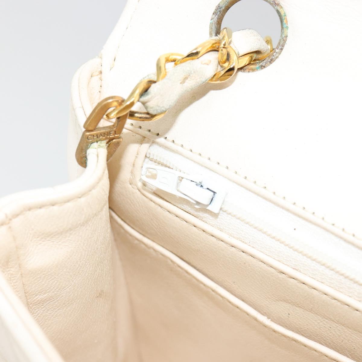CHANEL Matelasse Chain Shoulder Bag Leather White Gold CC Auth 185193A