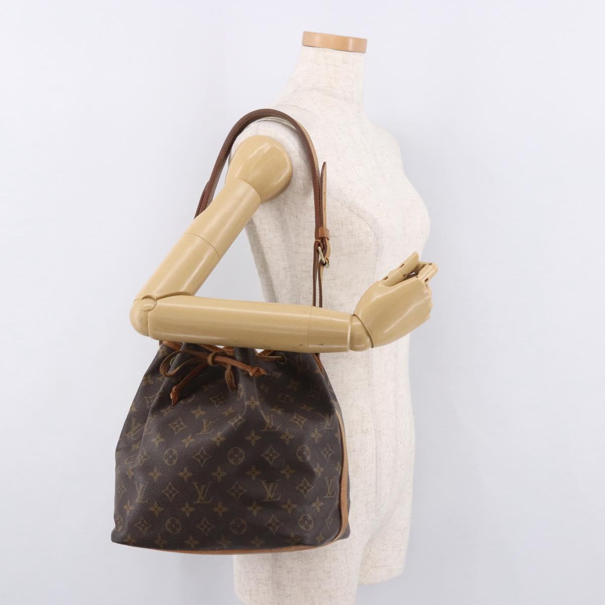 LOUIS VUITTON Monogram Petit Noe Shoulder Bag M42226 LV Auth 185620