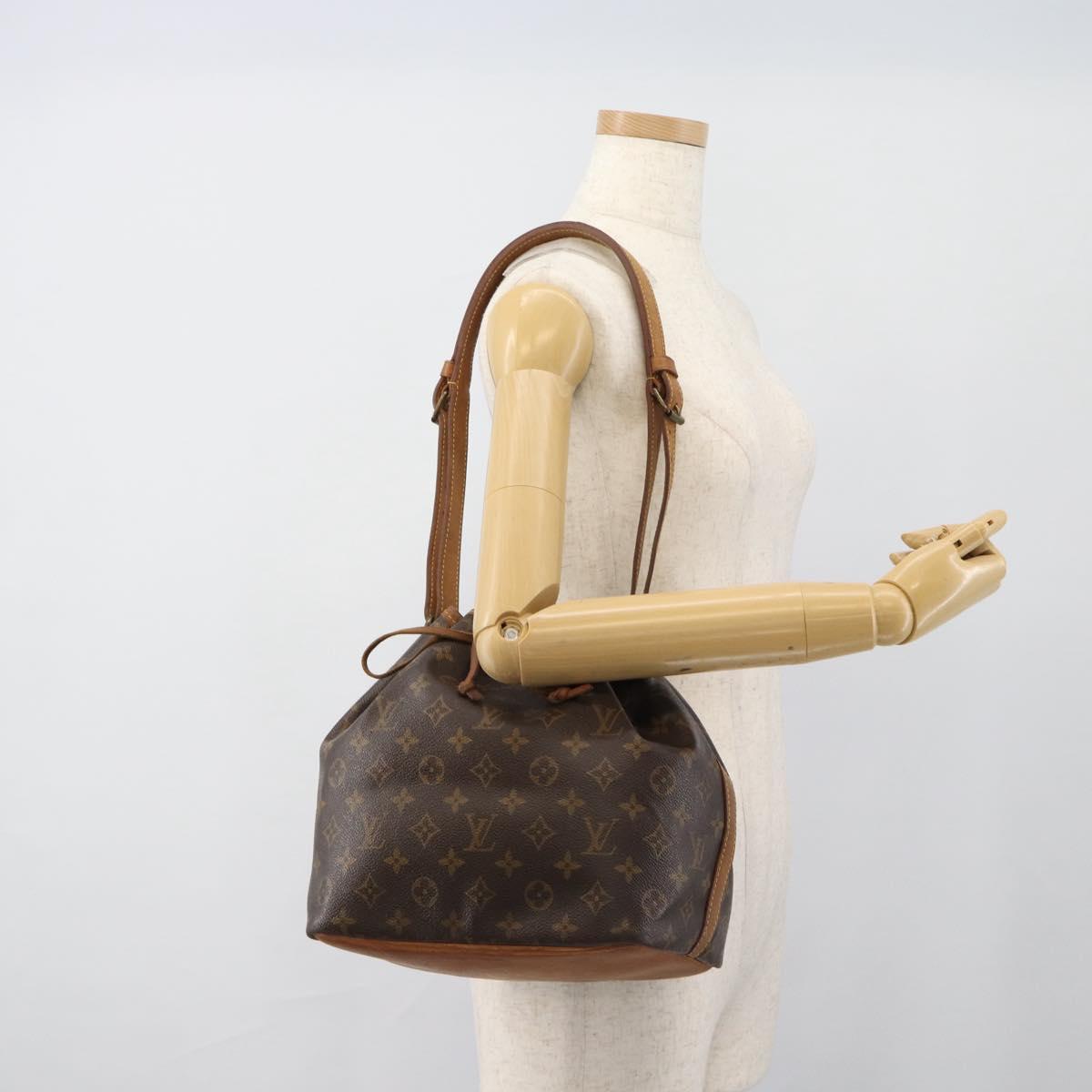 LOUIS VUITTON Monogram Petit Noe Shoulder Bag M42226 LV Auth 185701A