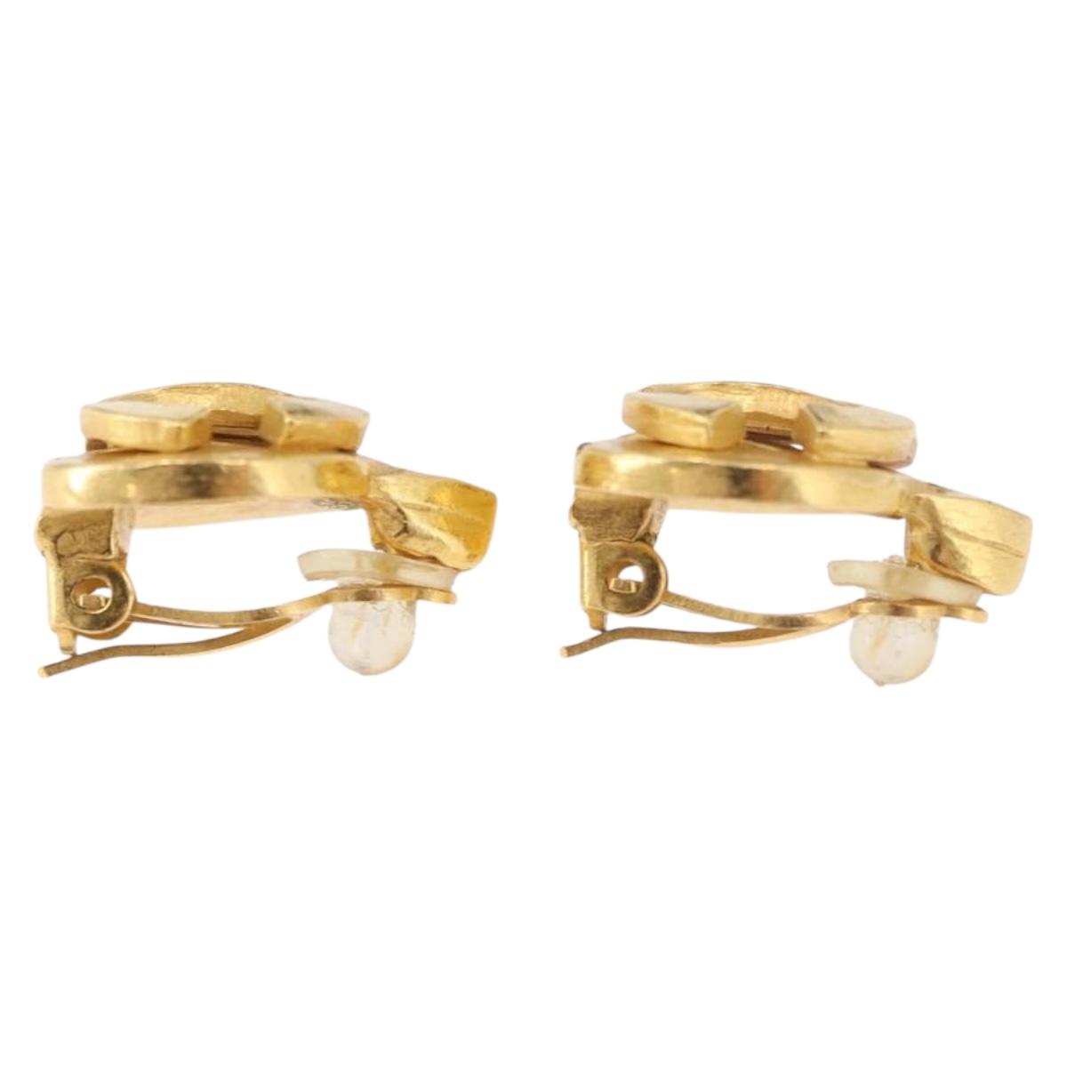CHANEL Earring metal Gold CC Auth 185843M
