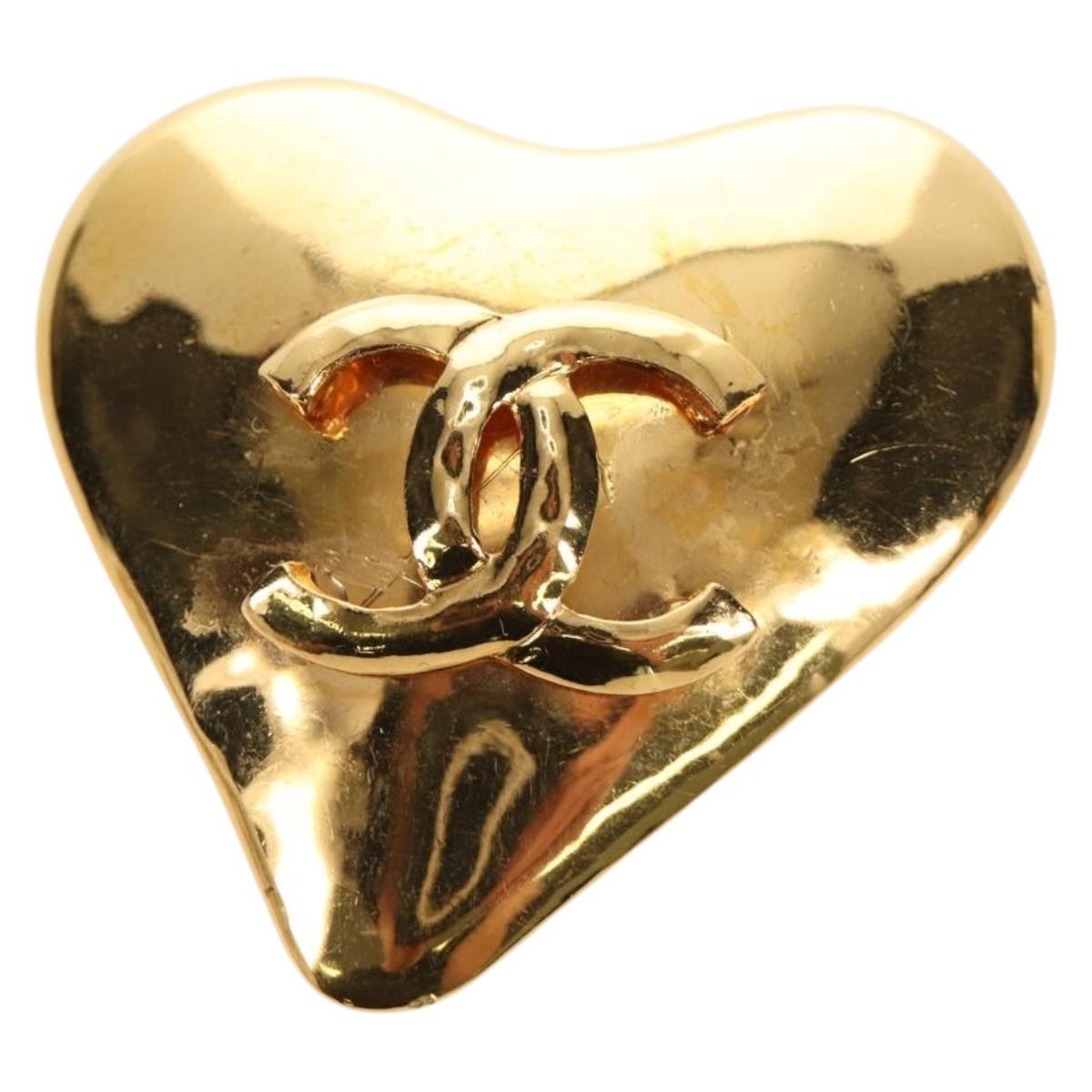 CHANEL Brooch metal Gold CC Auth 185845M