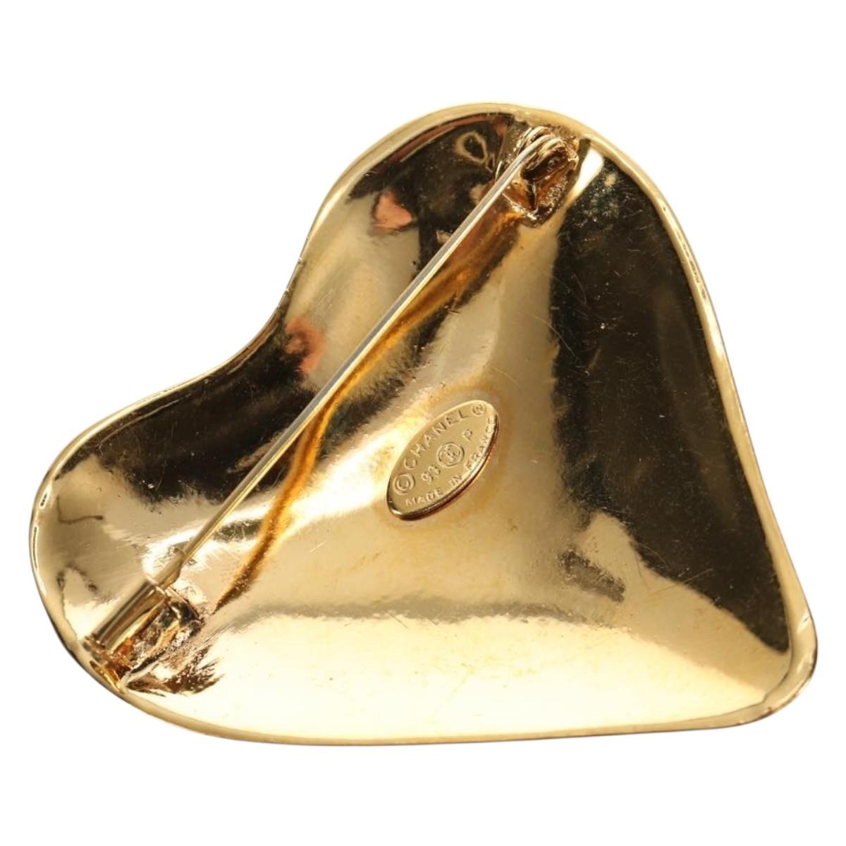 CHANEL Brooch metal Gold CC Auth 185845M