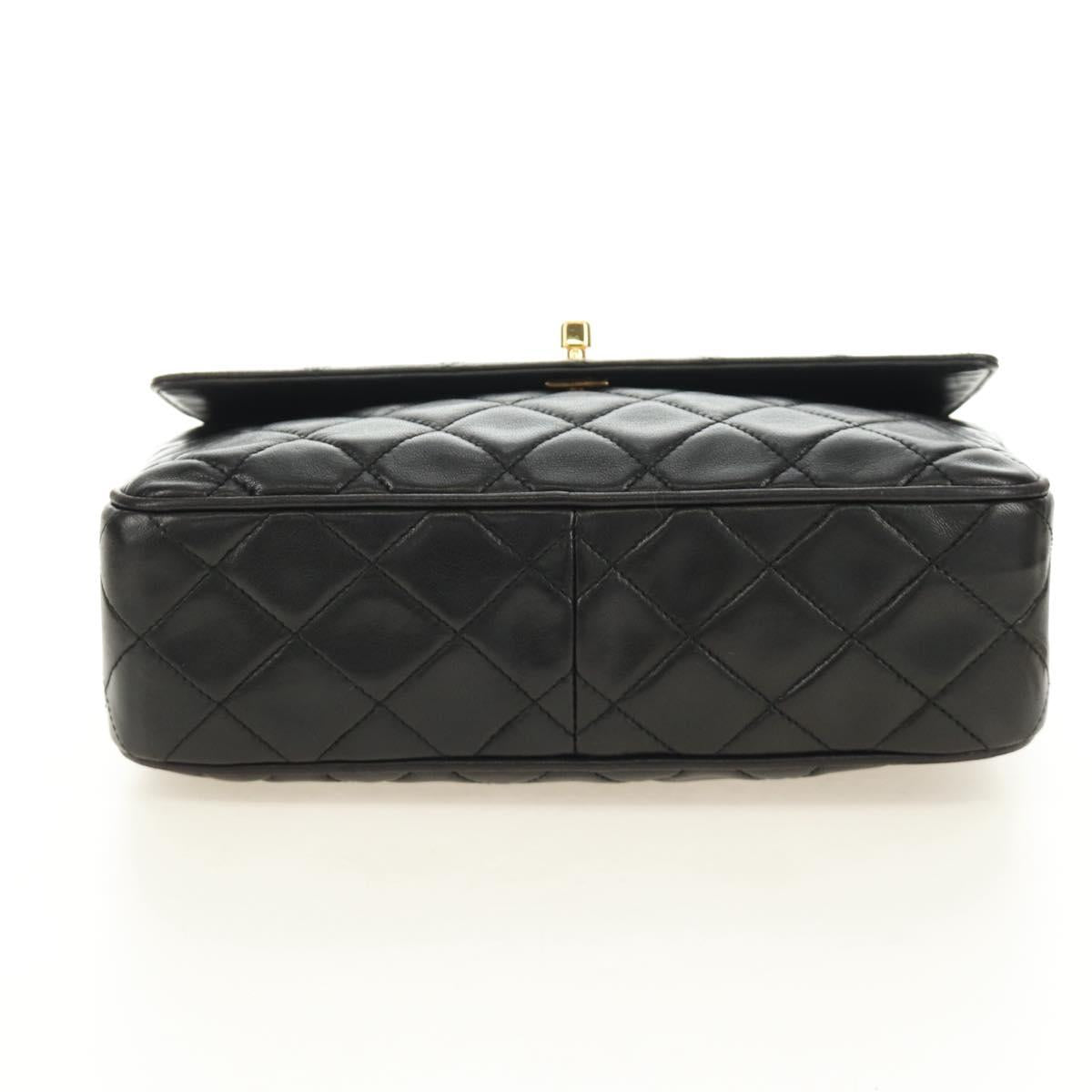 CHANEL Matelasse Chain Shoulder Bag Lamb Skin Gold Black CC Auth 185851SM