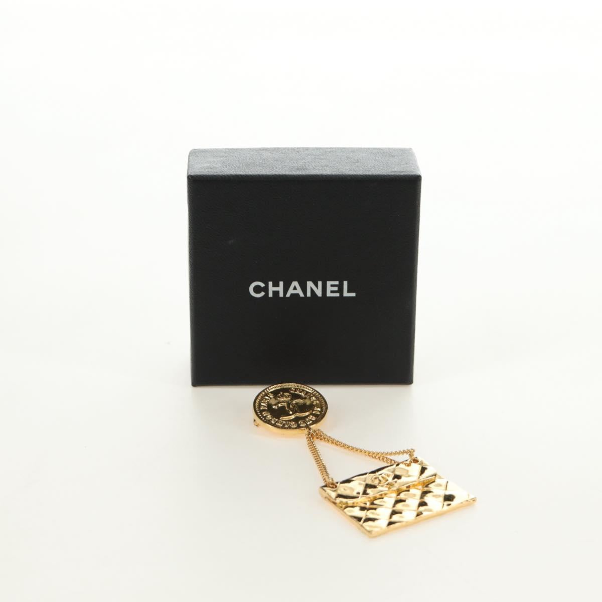 CHANEL Brooch metal Gold CC Auth 185856M