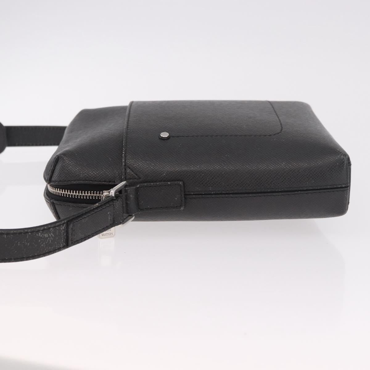LOUIS VUITTON Taiga Pochette Grigori Shoulder Bag Ardoise M32712 LV Auth 186206A