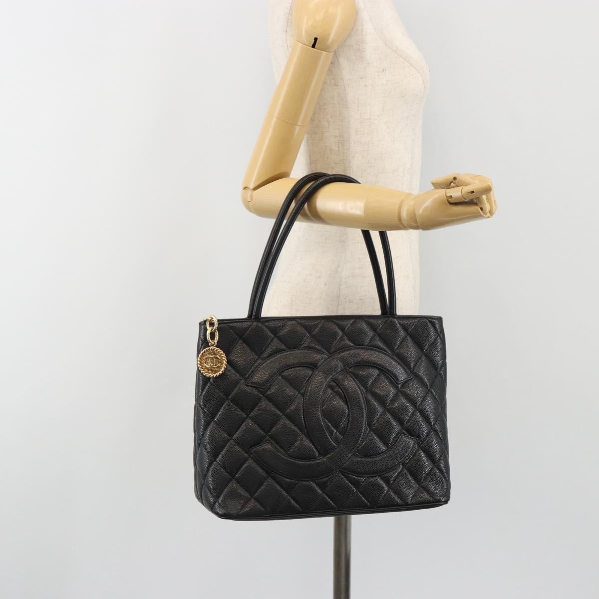 CHANEL Standard Tote Bag Caviar Skin Black Gold CC Auth 186633SAM