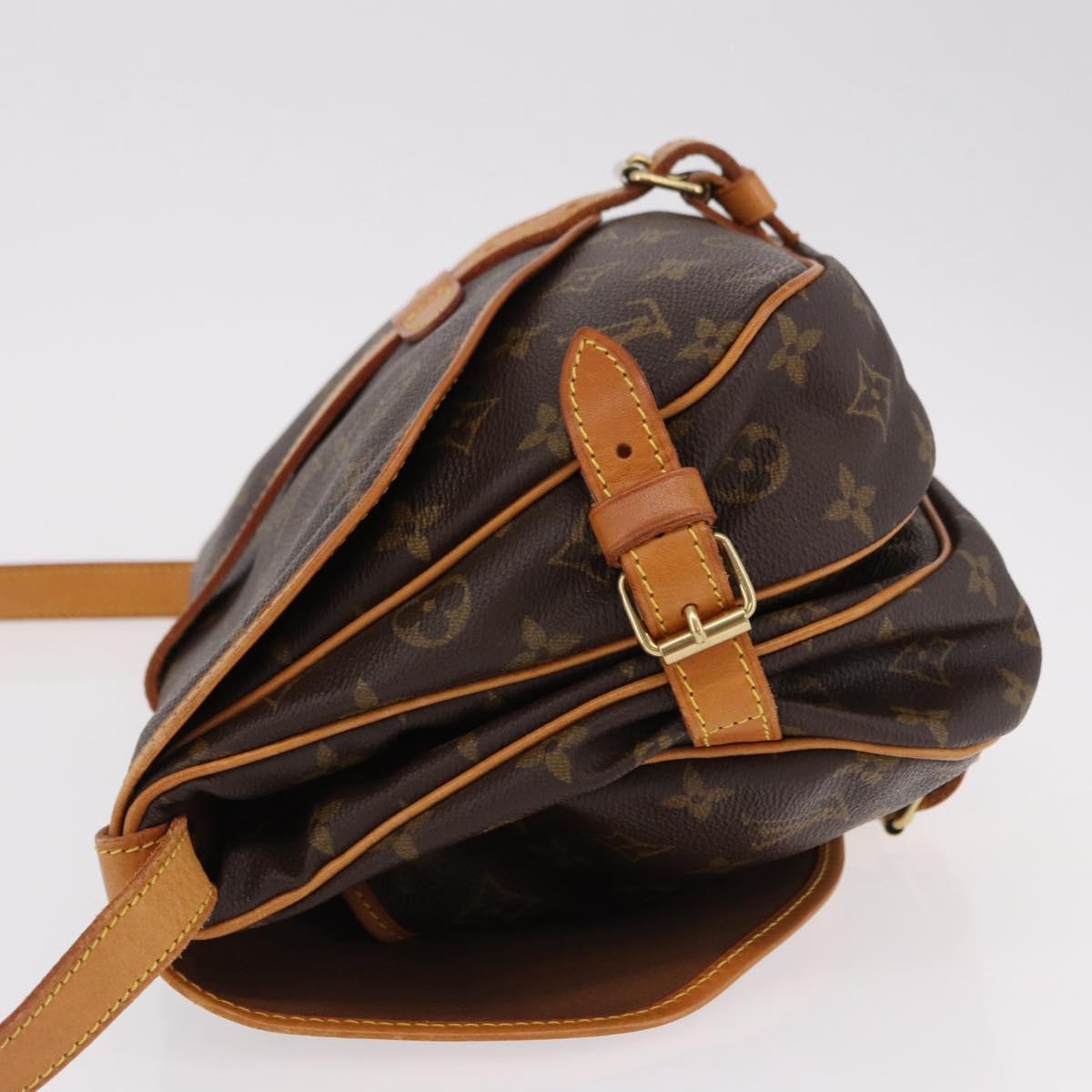 LOUIS VUITTON Monogram Saumur 30 Shoulder Bag M42256 LV Auth 186660A