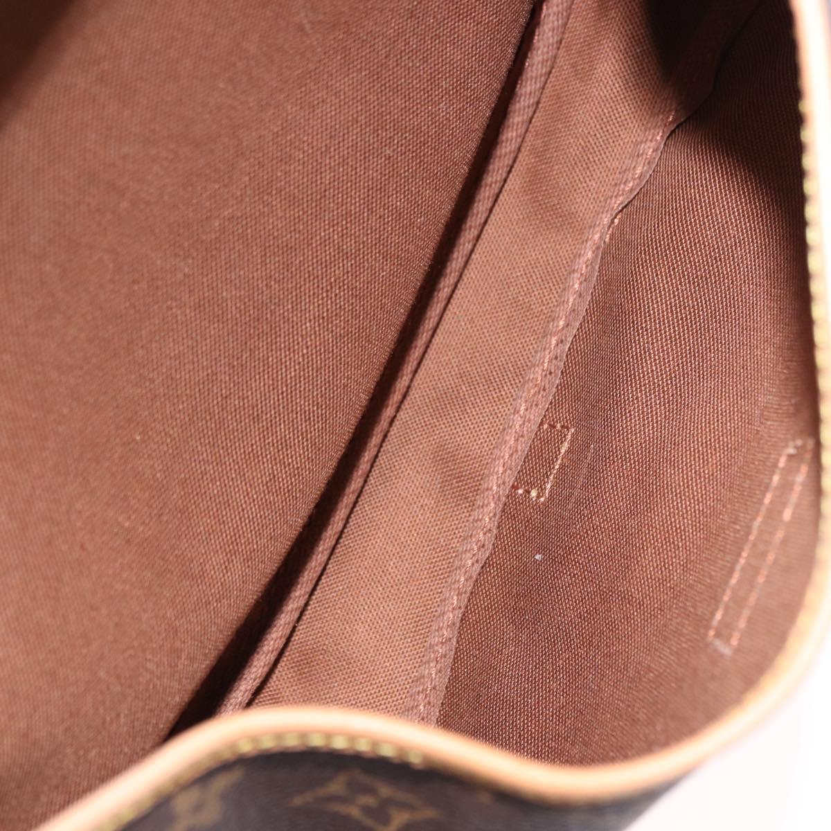 LOUIS VUITTON Monogram Saumur 30 Shoulder Bag M42256 LV Auth 186661A