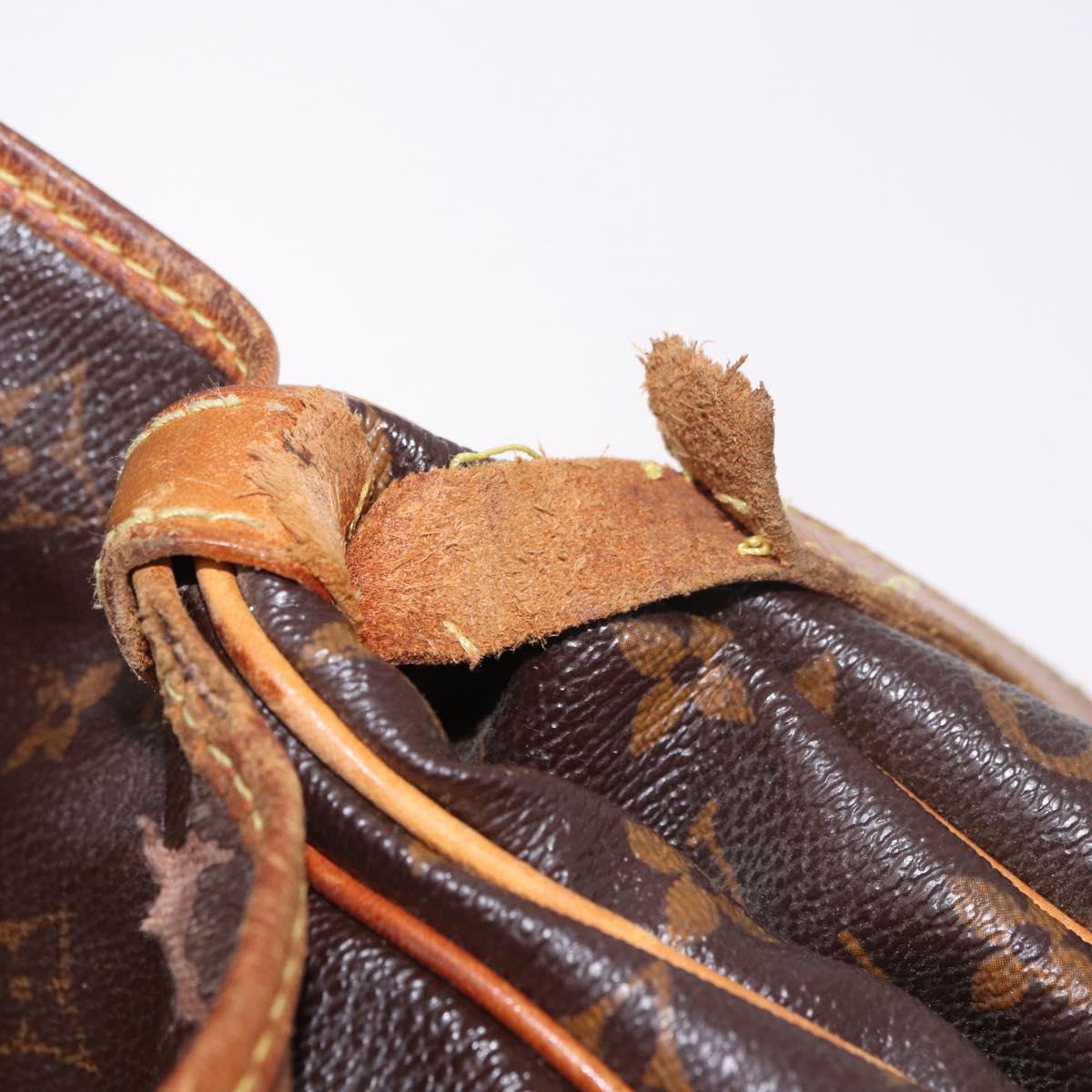 LOUIS VUITTON Monogram Saumur 30 Shoulder Bag M42256 LV Auth 186859