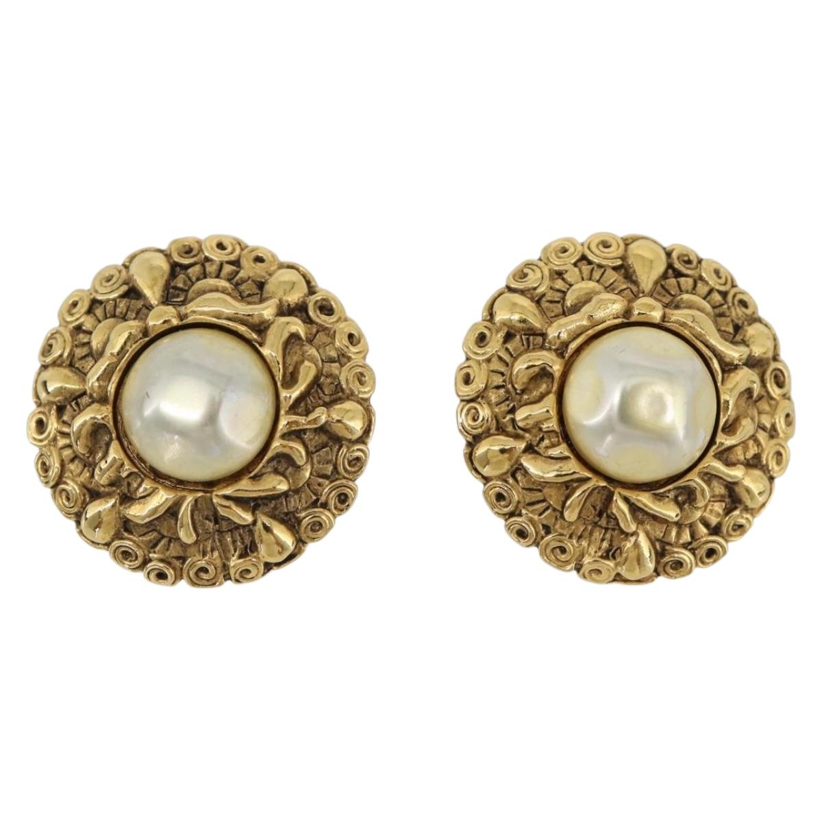 CHANEL Earring Metal Gold White CC Auth 186928