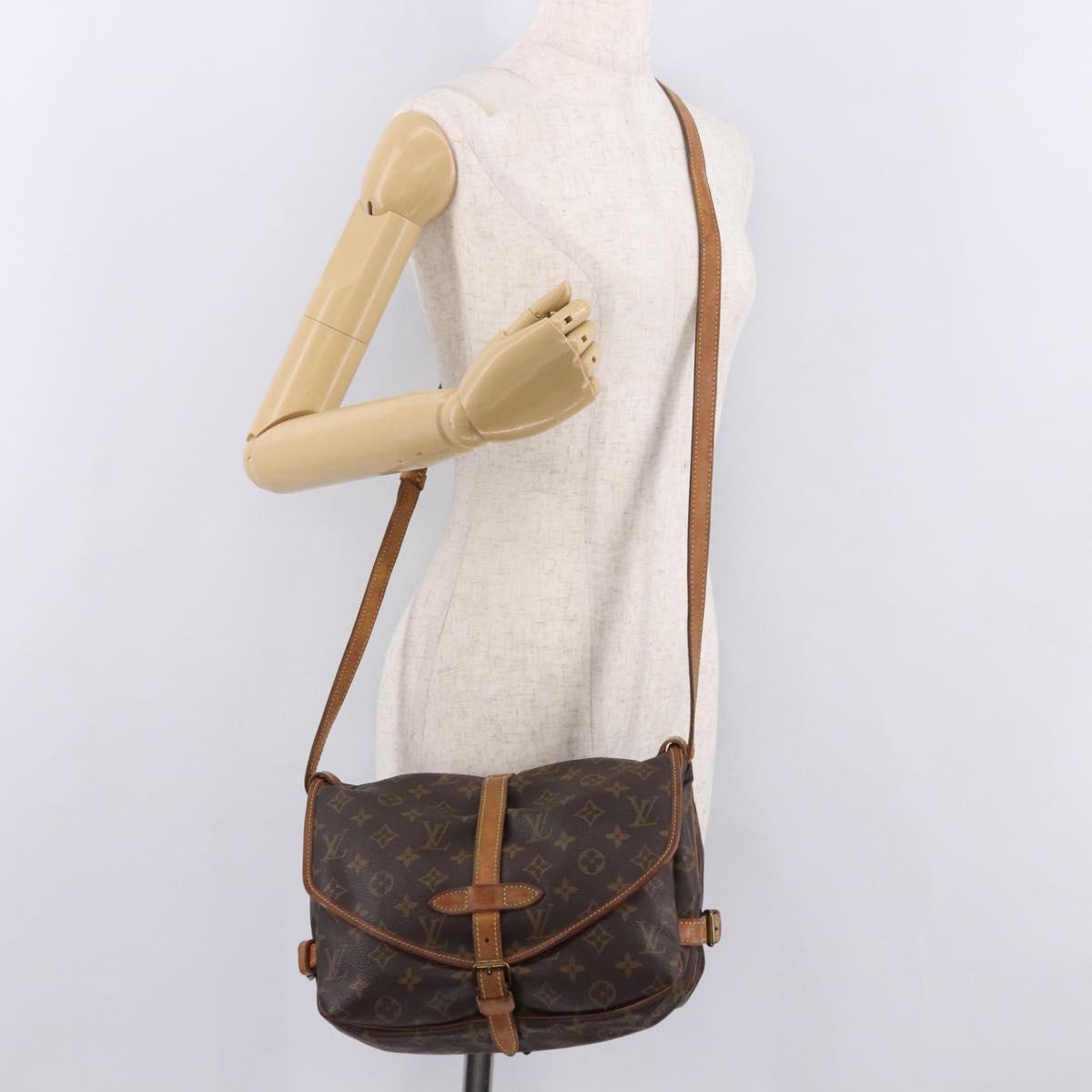 LOUIS VUITTON Monogram Saumur 30 Shoulder Bag M42256 LV Auth 187014