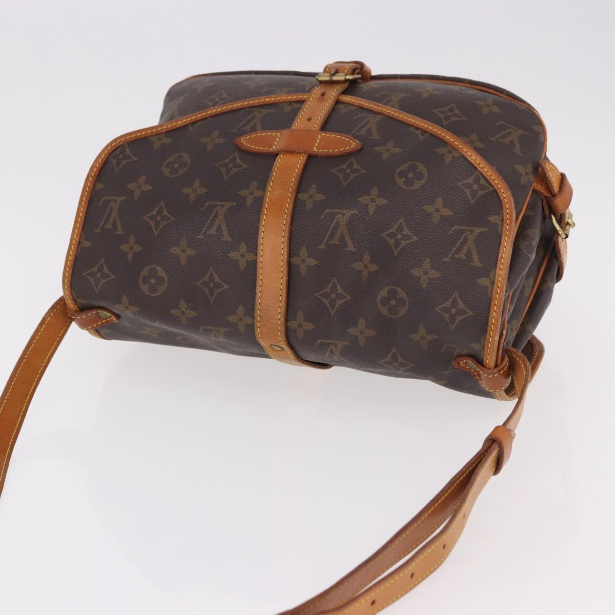 LOUIS VUITTON Monogram Saumur 30 Shoulder Bag M42256 LV Auth 188083A