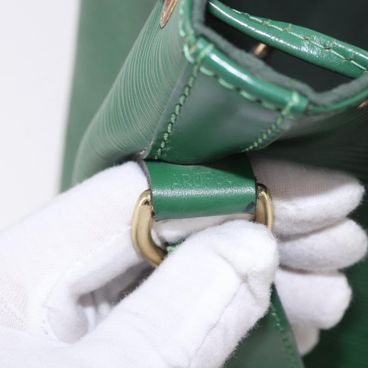 LOUIS VUITTON Epi Petit Noe Shoulder Bag Green M44104 LV Auth 188094A
