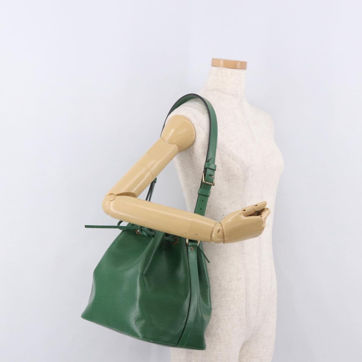 LOUIS VUITTON Epi Petit Noe Shoulder Bag Green M44104 LV Auth 188094A