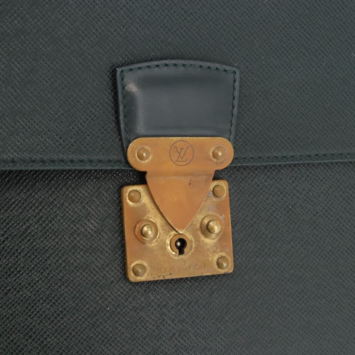 LOUIS VUITTON Taiga Robusto 2 Hand Bag Epicea M3104P LV Auth 188346