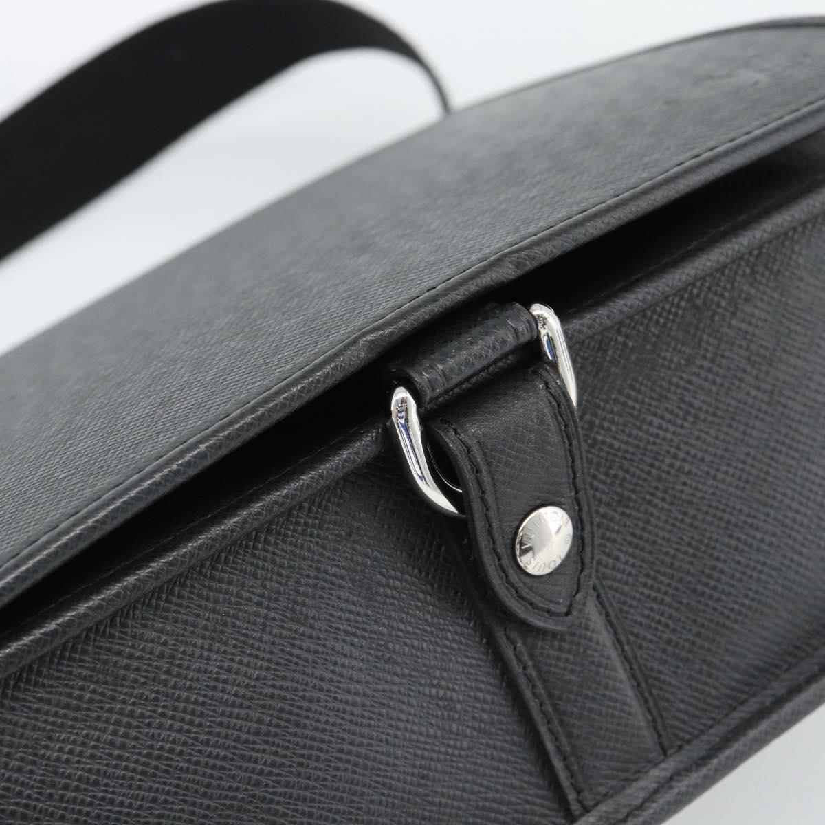 LOUIS VUITTON Taiga Andrei Shoulder Bag Ardoise M32482 LV Auth 188427V