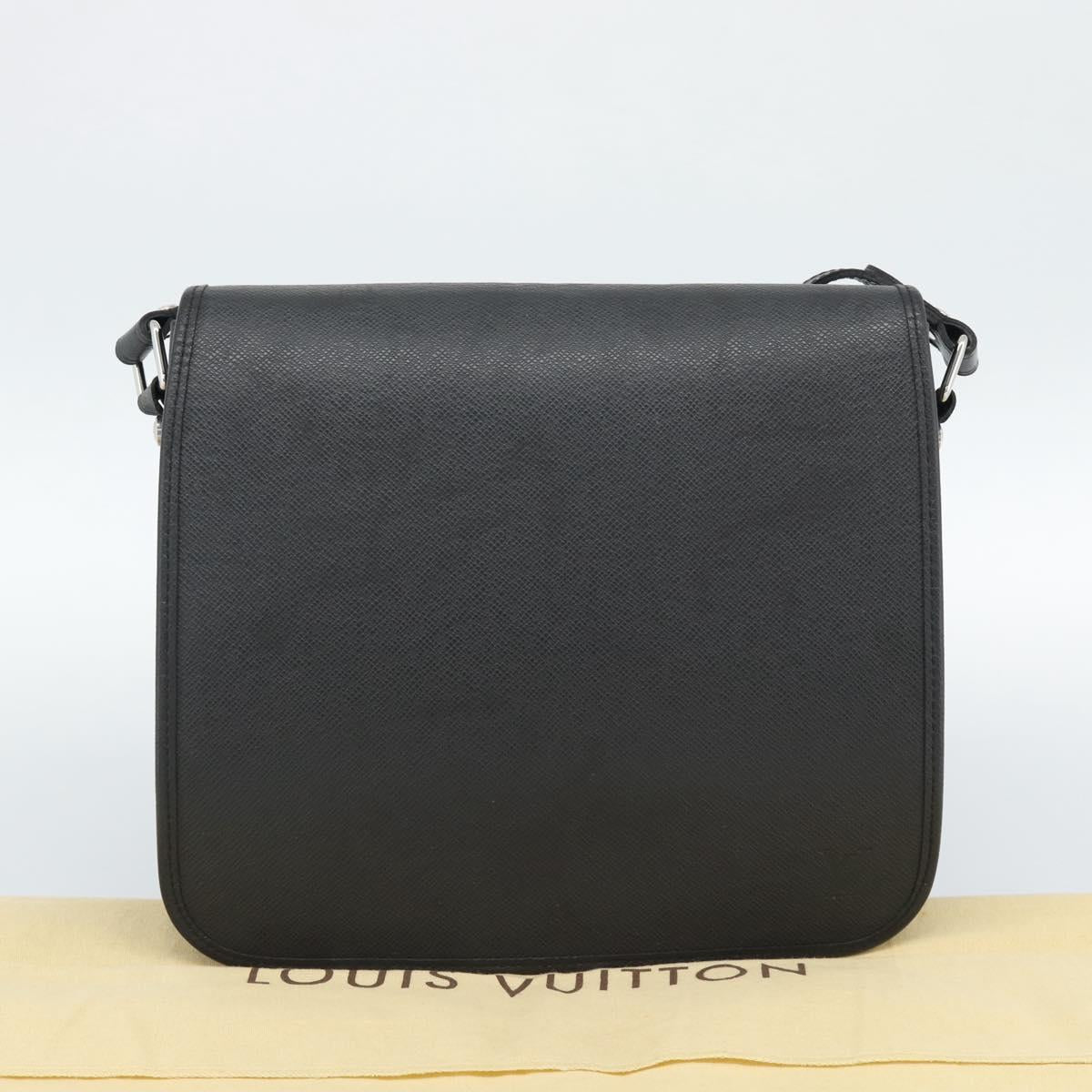 LOUIS VUITTON Taiga Andrei Shoulder Bag Ardoise M32482 LV Auth 188427V