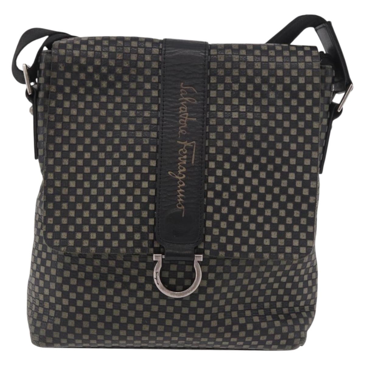 Salvatore Ferragamo Gancini Shoulder Bag Leather Black Silver Auth 188927A