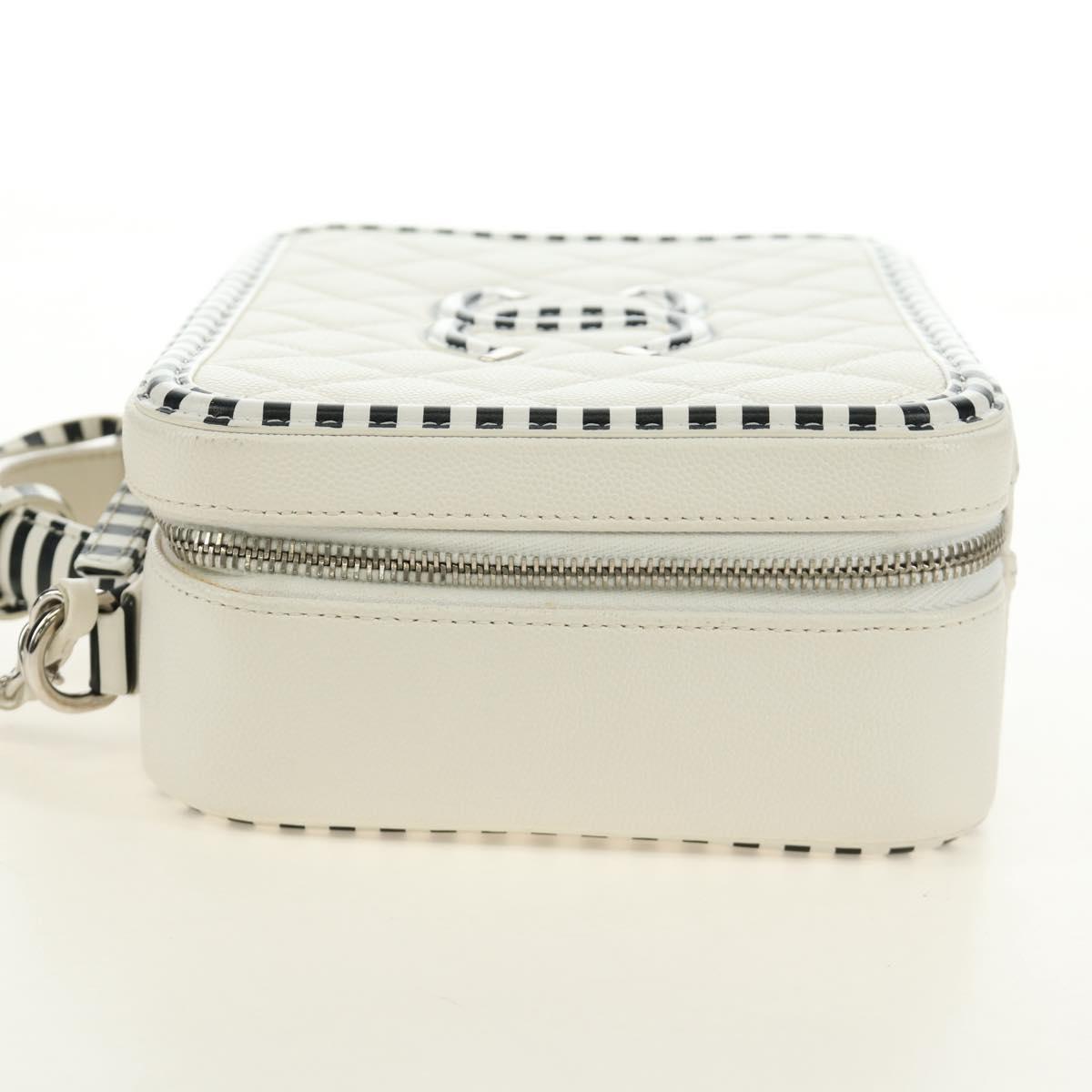 CHANEL CC Figley Matelasse Chain Bag Caviar Skin White Silver CC Auth 189075SM