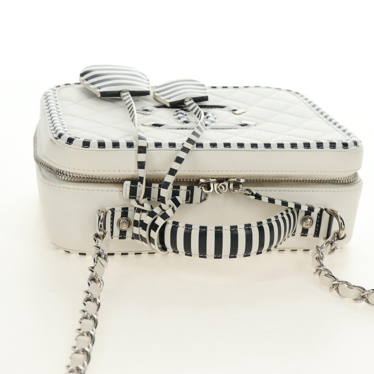 CHANEL CC Figley Matelasse Chain Bag Caviar Skin White Silver CC Auth 189075SM