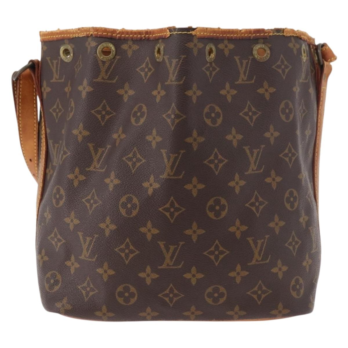 LOUIS VUITTON Monogram Petit Noe Shoulder Bag M42226 LV Auth 189140