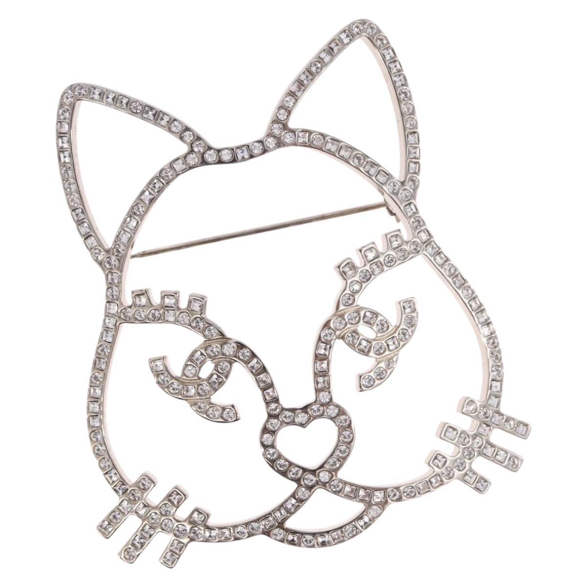 CHANEL Brooch metal Silver tone CC Auth 189215M
