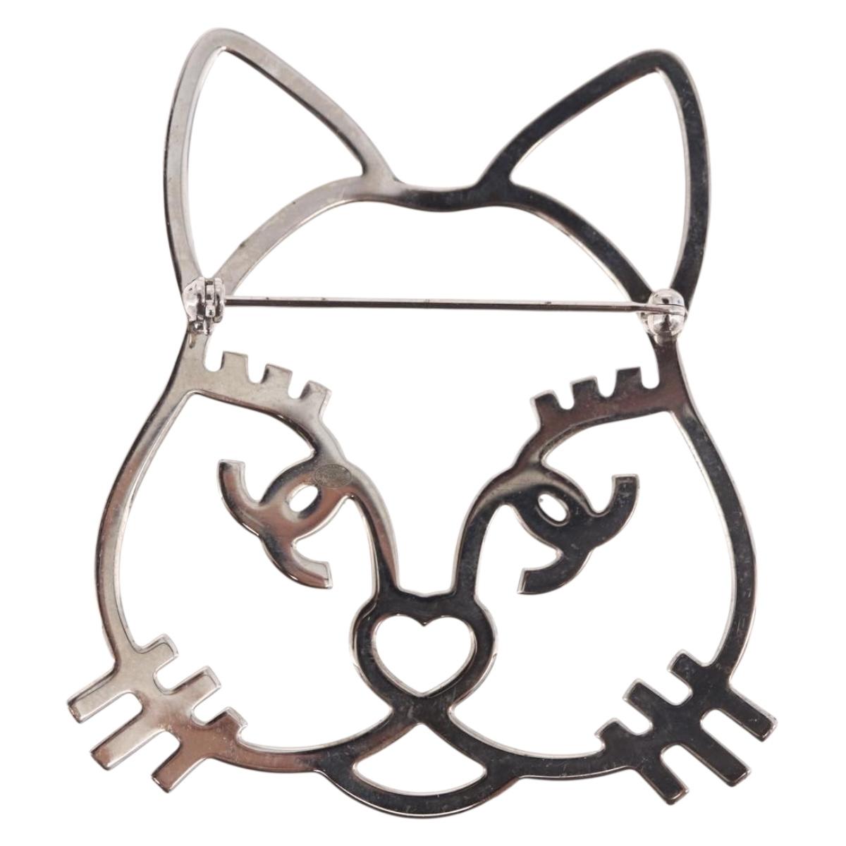 CHANEL Brooch metal Silver tone CC Auth 189215M