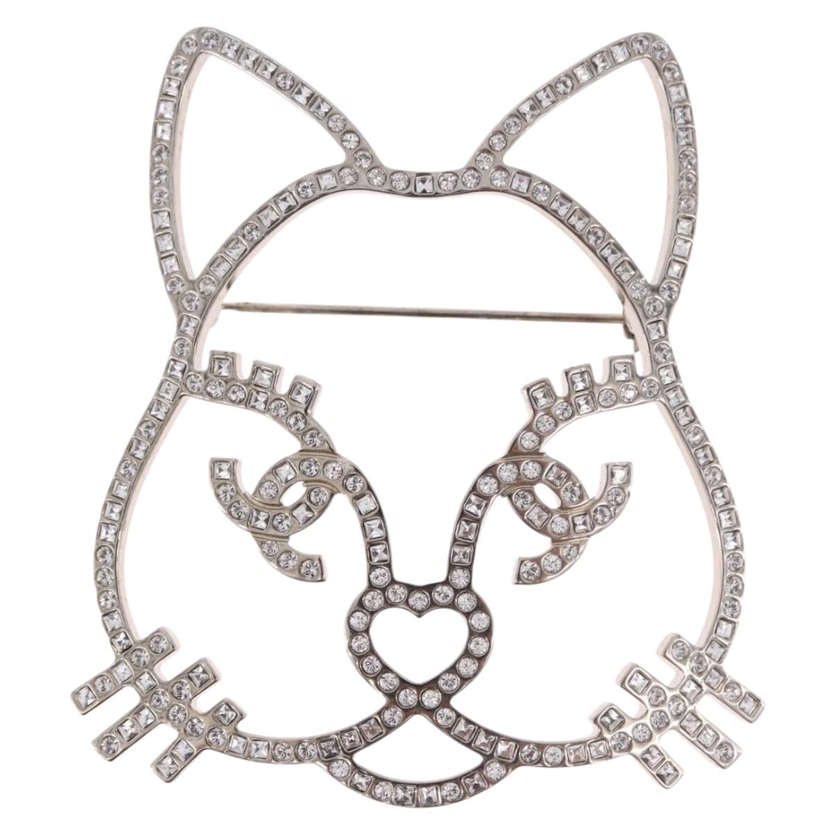 CHANEL Brooch metal Silver tone CC Auth 189215M