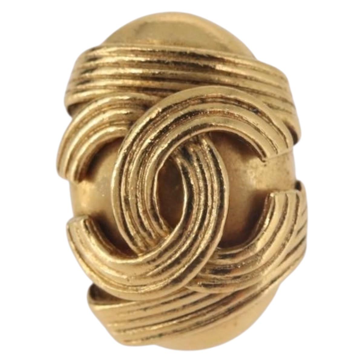 CHANEL COCO Mark Earring Metal Gold Tone CC Auth 189389