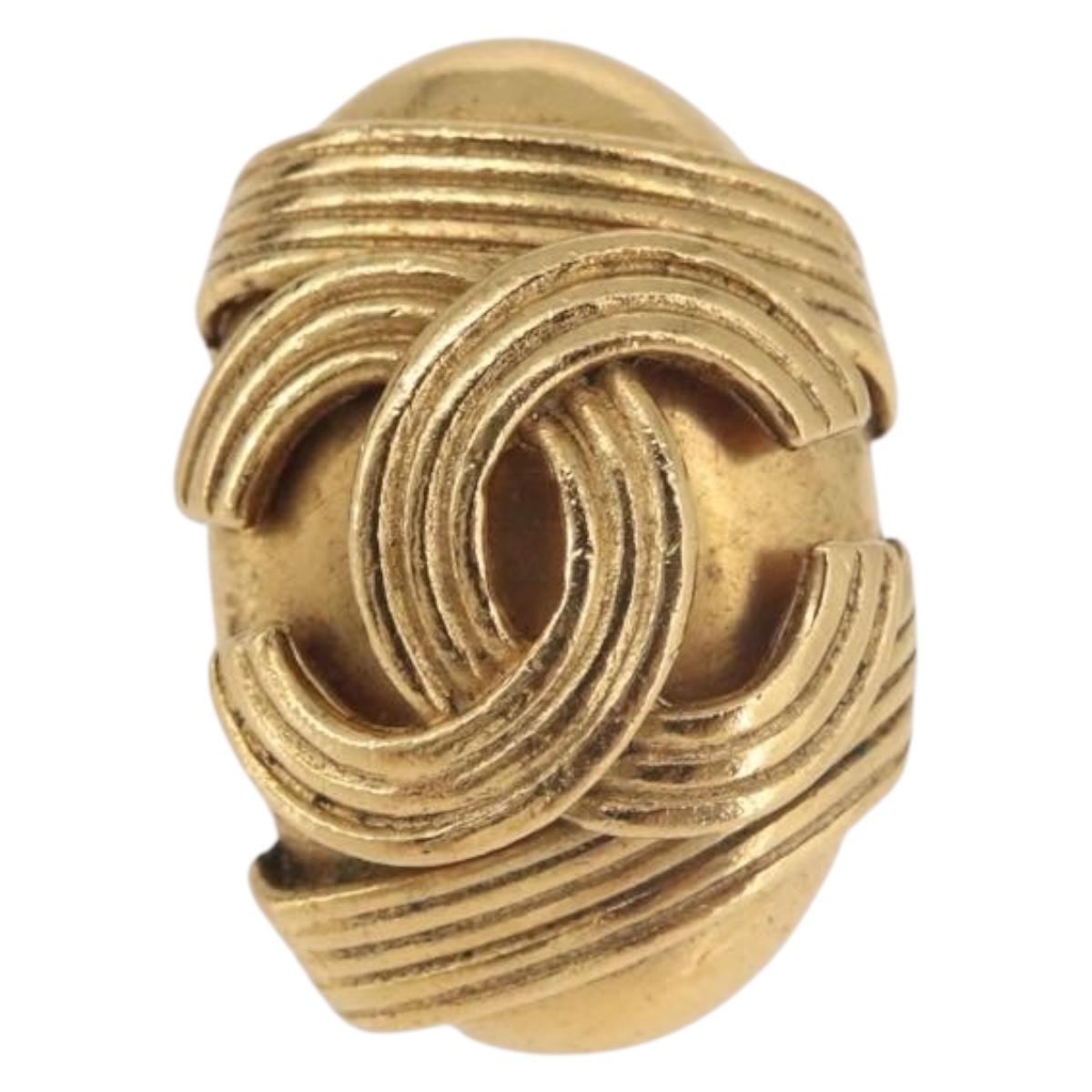 CHANEL COCO Mark Earring Metal Gold Tone CC Auth 189389