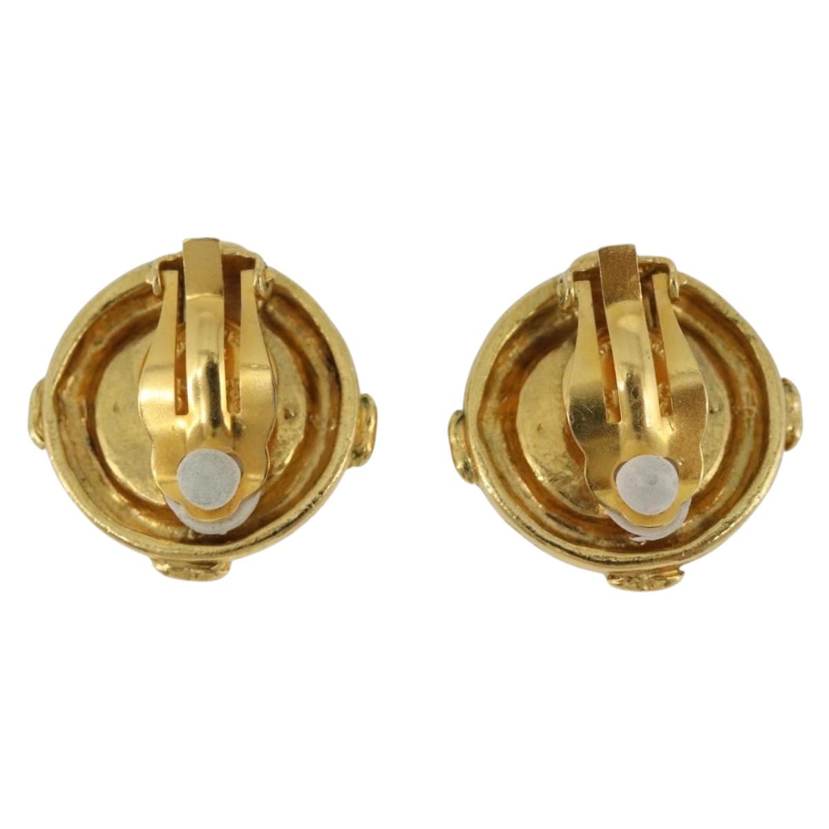 CHANEL Earring Metal Gold Tone CC Auth 189402M
