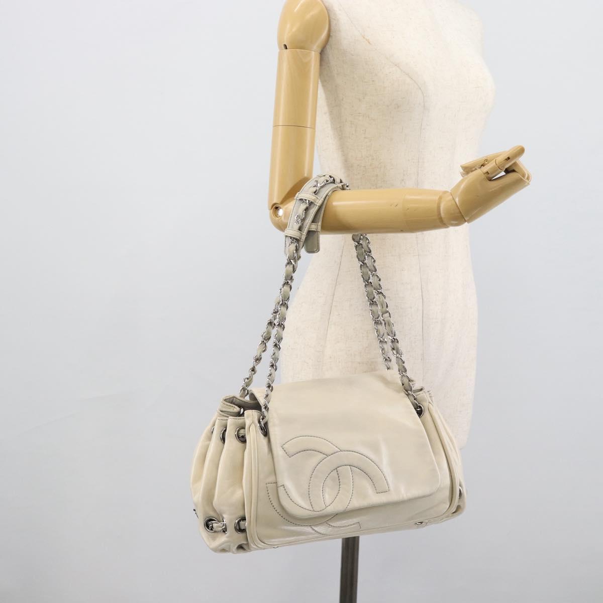 CHANEL Chain Shoulder Bag Leather White Silver CC Auth 189691
