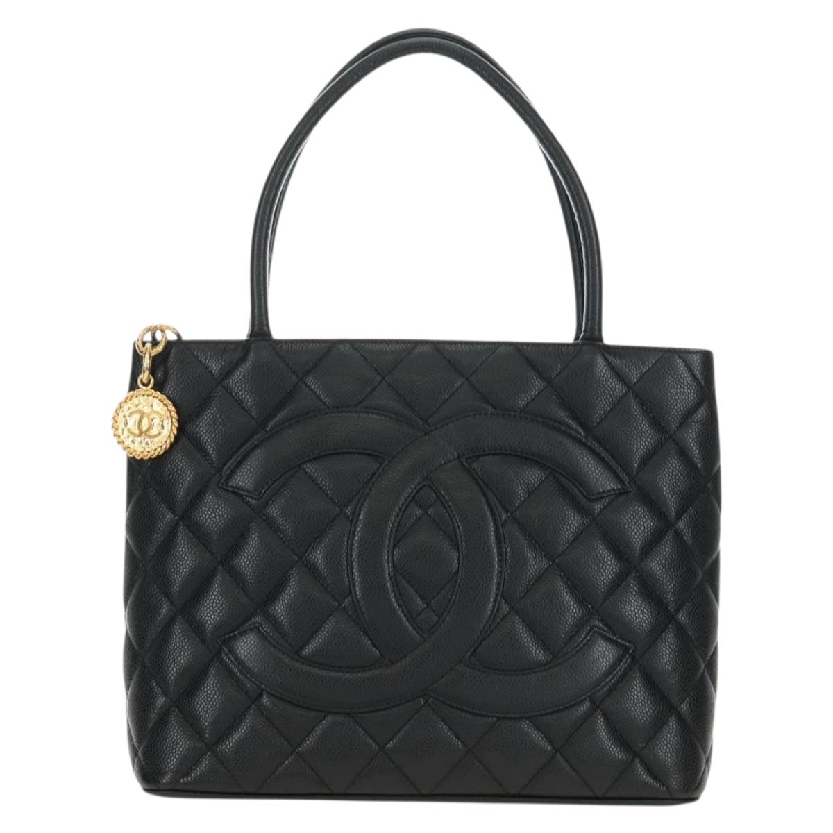 CHANEL Matelasse Standard Tote Bag Caviar Skin Black Gold CC Auth 189730SV
