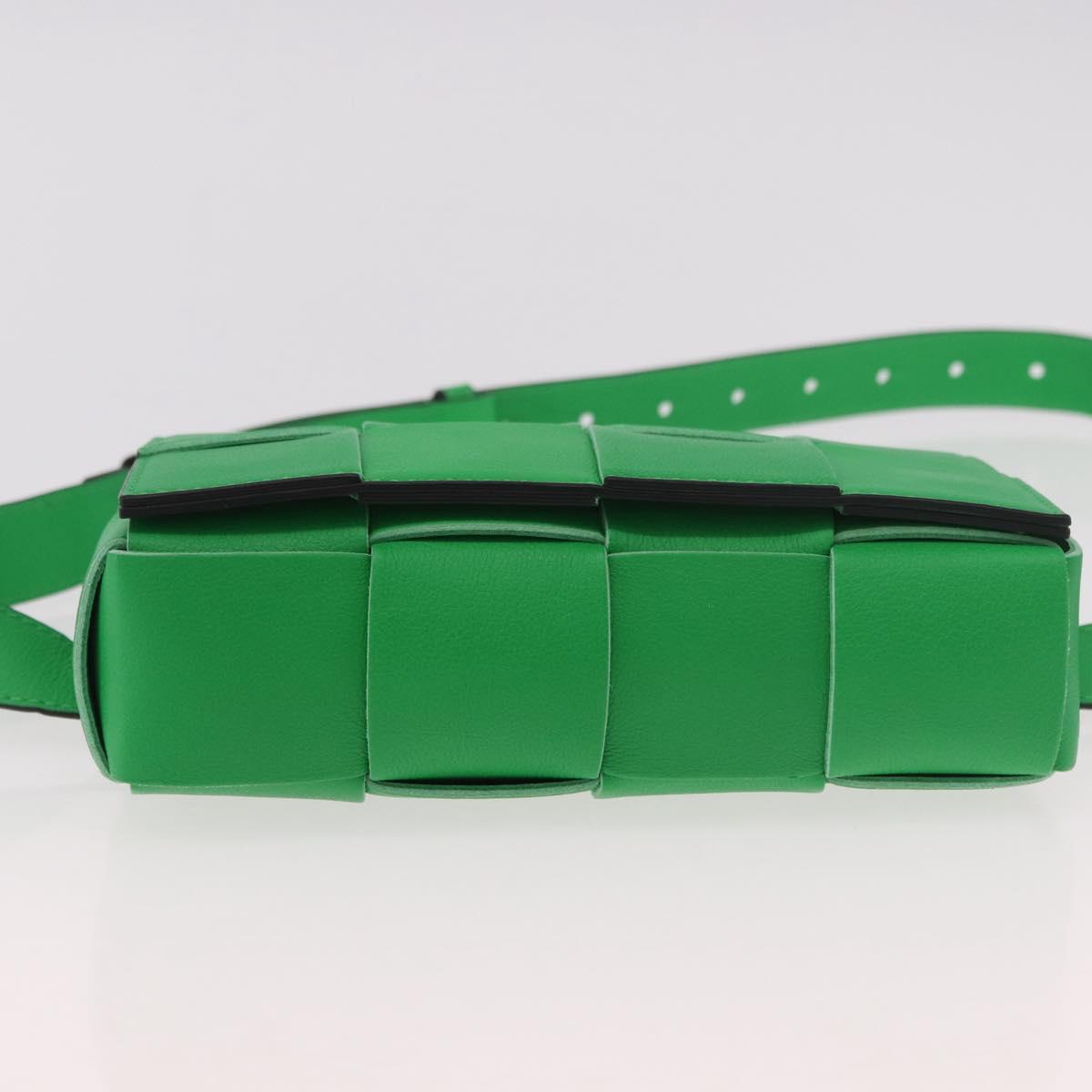 BOTTEGA VENETA MAXI INTRECCIATO Cassette Waist bag Leather Green Auth 189892M