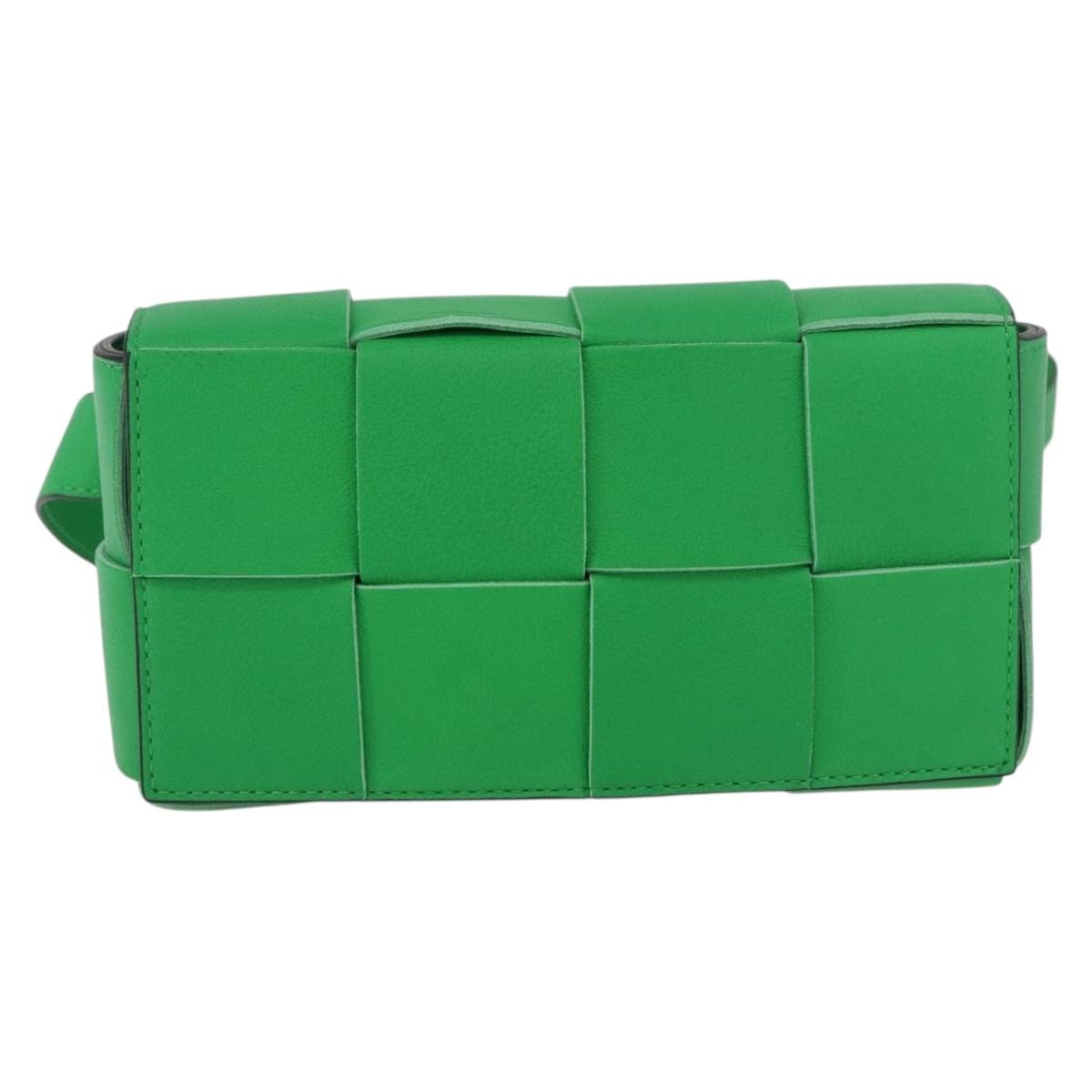 BOTTEGA VENETA MAXI INTRECCIATO Cassette Waist bag Leather Green Auth 189892M
