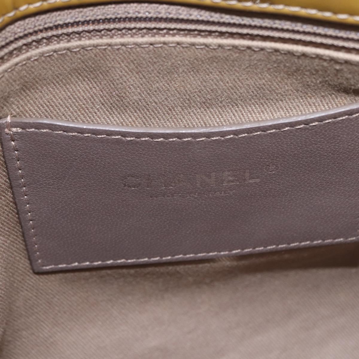 CHANEL Matelasse Chain Shoulder Bag Patent leather Black Gold CC Auth 190042