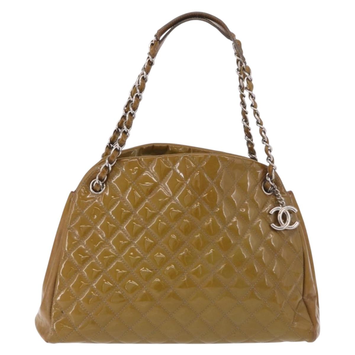CHANEL Matelasse Chain Shoulder Bag Patent leather Black Gold CC Auth 190042