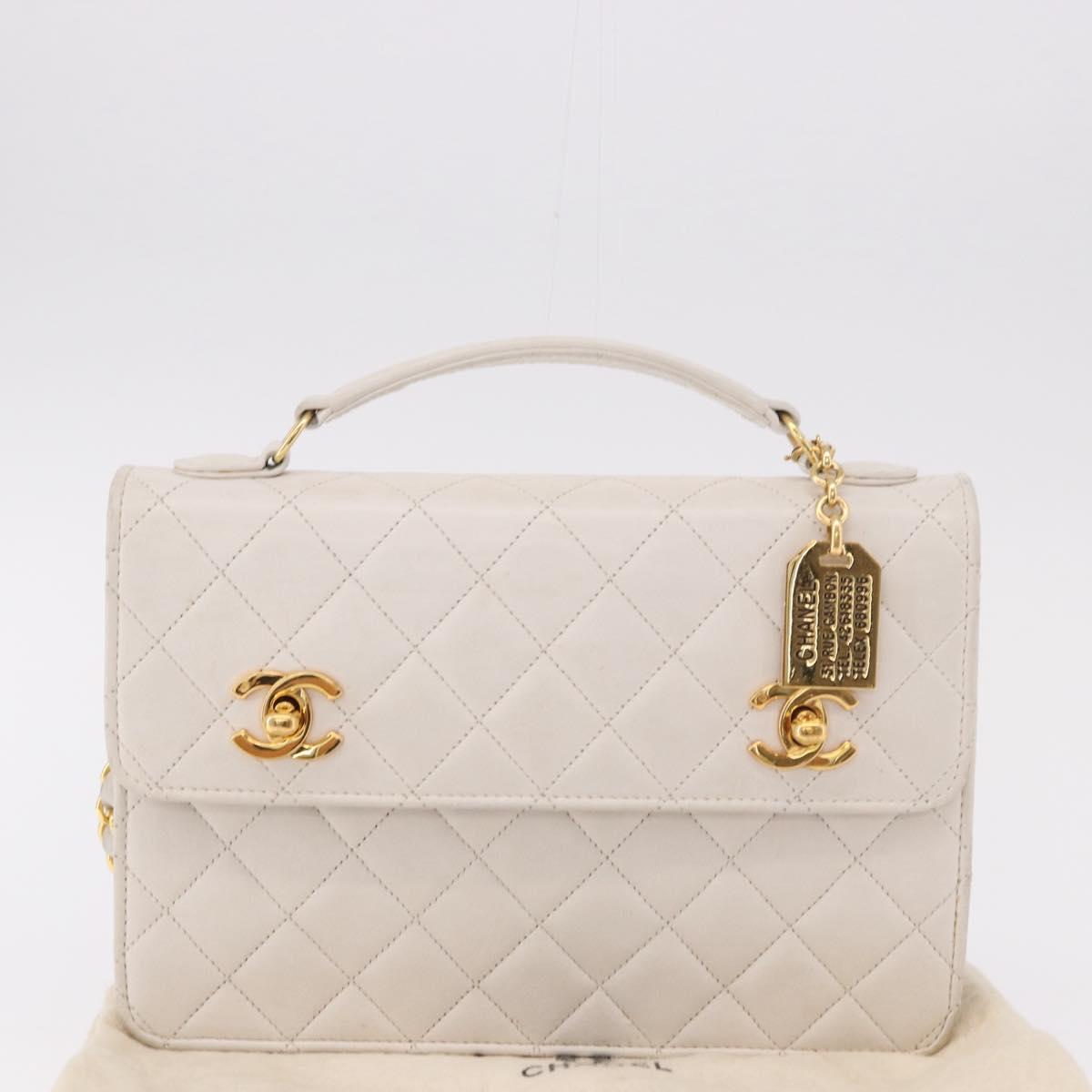 CHANEL Double Turn Lock Matelasse Chain Bag Lamb Skin White CC Auth 190079SAV