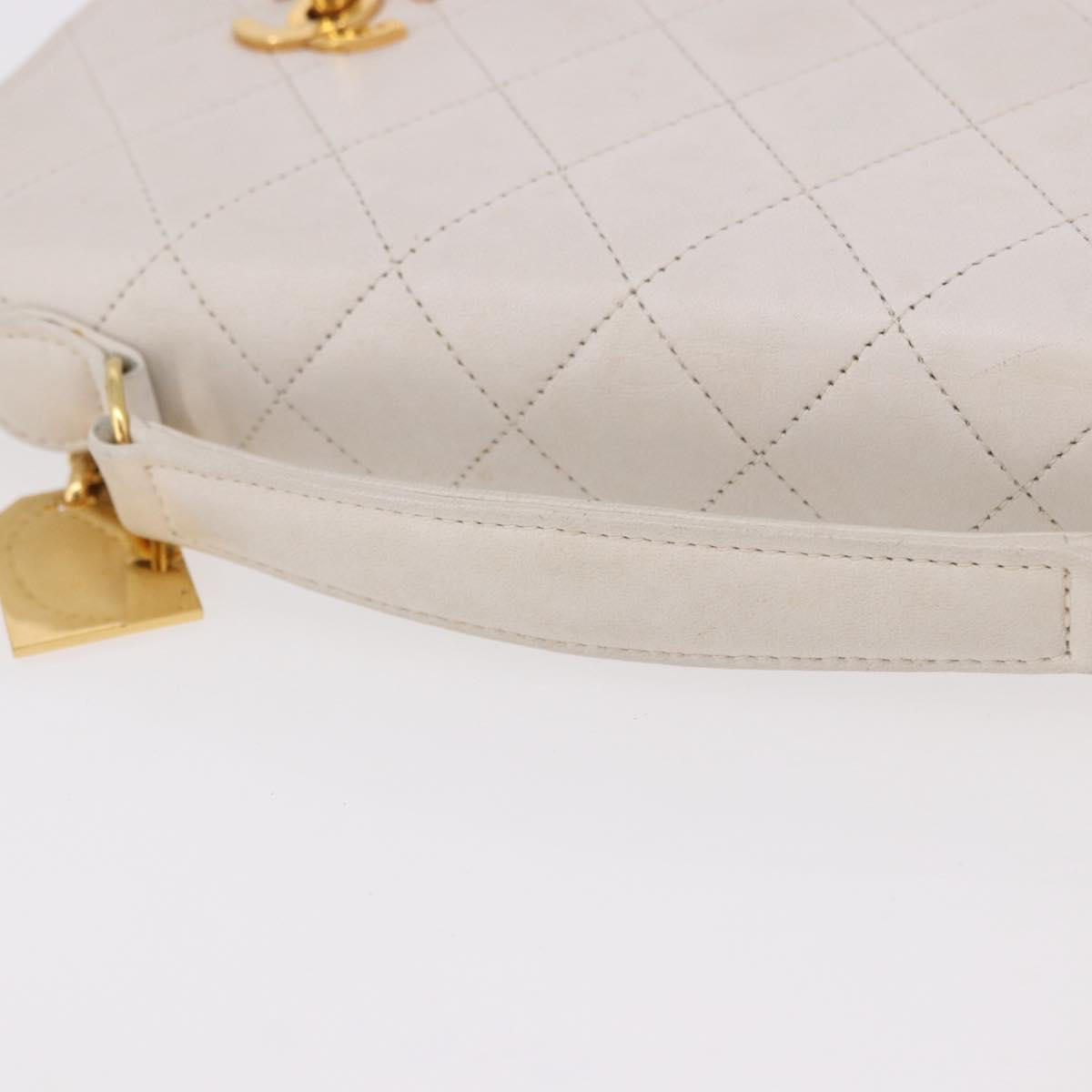 CHANEL Double Turn Lock Matelasse Chain Bag Lamb Skin White CC Auth 190079SAV
