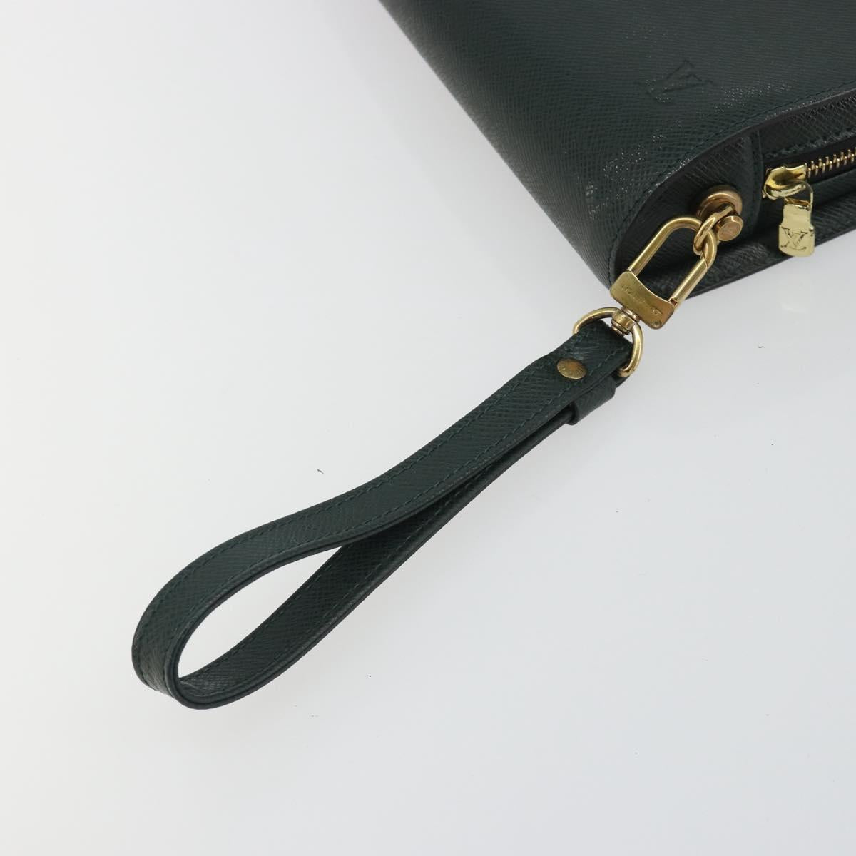 LOUIS VUITTON Taiga Baikal Clutch Bag Epicea M30184 LV Auth 190518