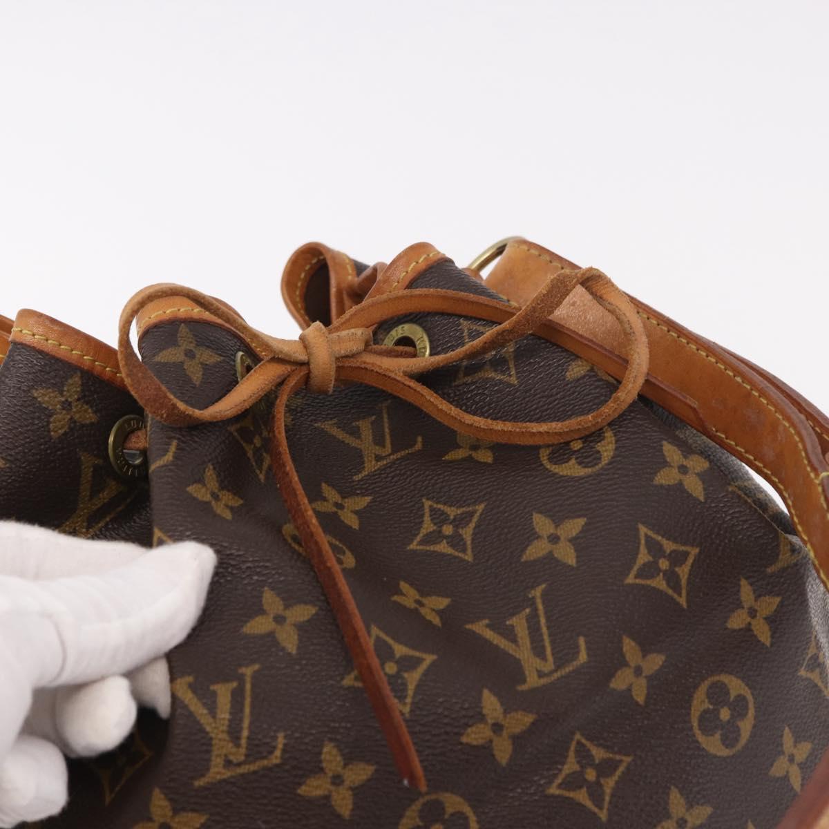 LOUIS VUITTON Monogram Petit Noe Shoulder Bag M42226 LV Auth 191492A