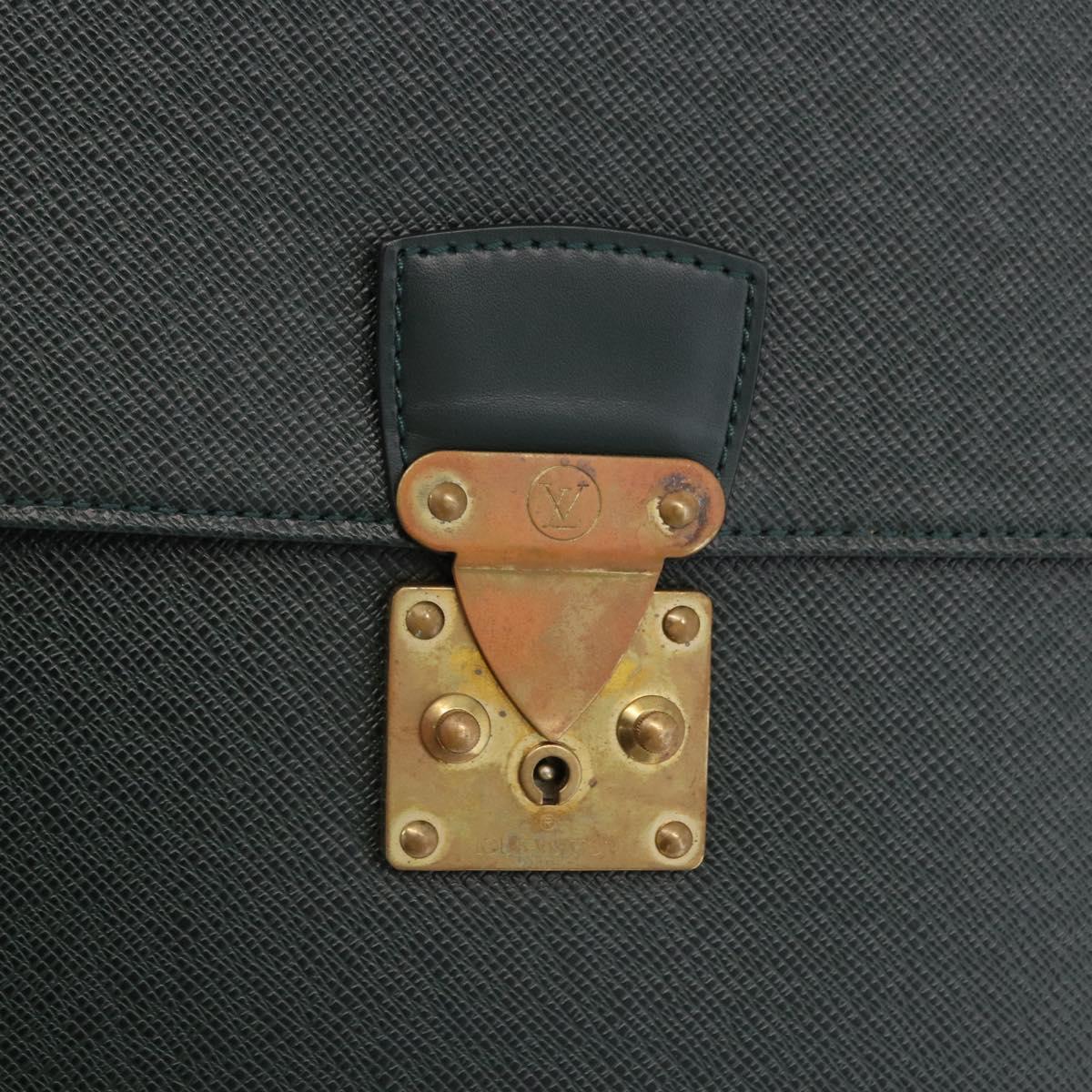 LOUIS VUITTON Taiga Serviette Moskova Business Bag Epicea M30034 LV Auth 191998