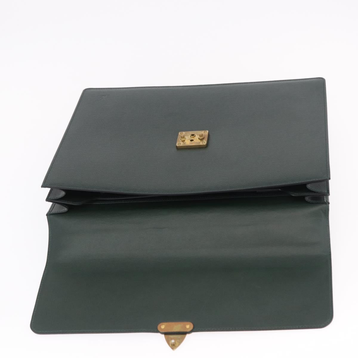 LOUIS VUITTON Taiga Serviette Moskova Business Bag Epicea M30034 LV Auth 191998